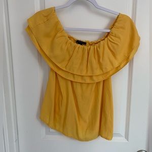 Yellow off the shoulder Forever 21 top. Size S. Great condition.